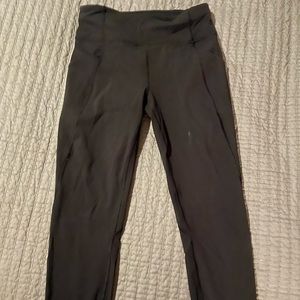 Black Lululemon Cropped leggings